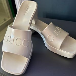 Gucci Slides Great Condition